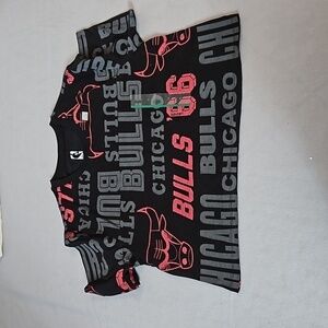 Chicago Bull Crop TShirt sz M Black Red Grey NWT